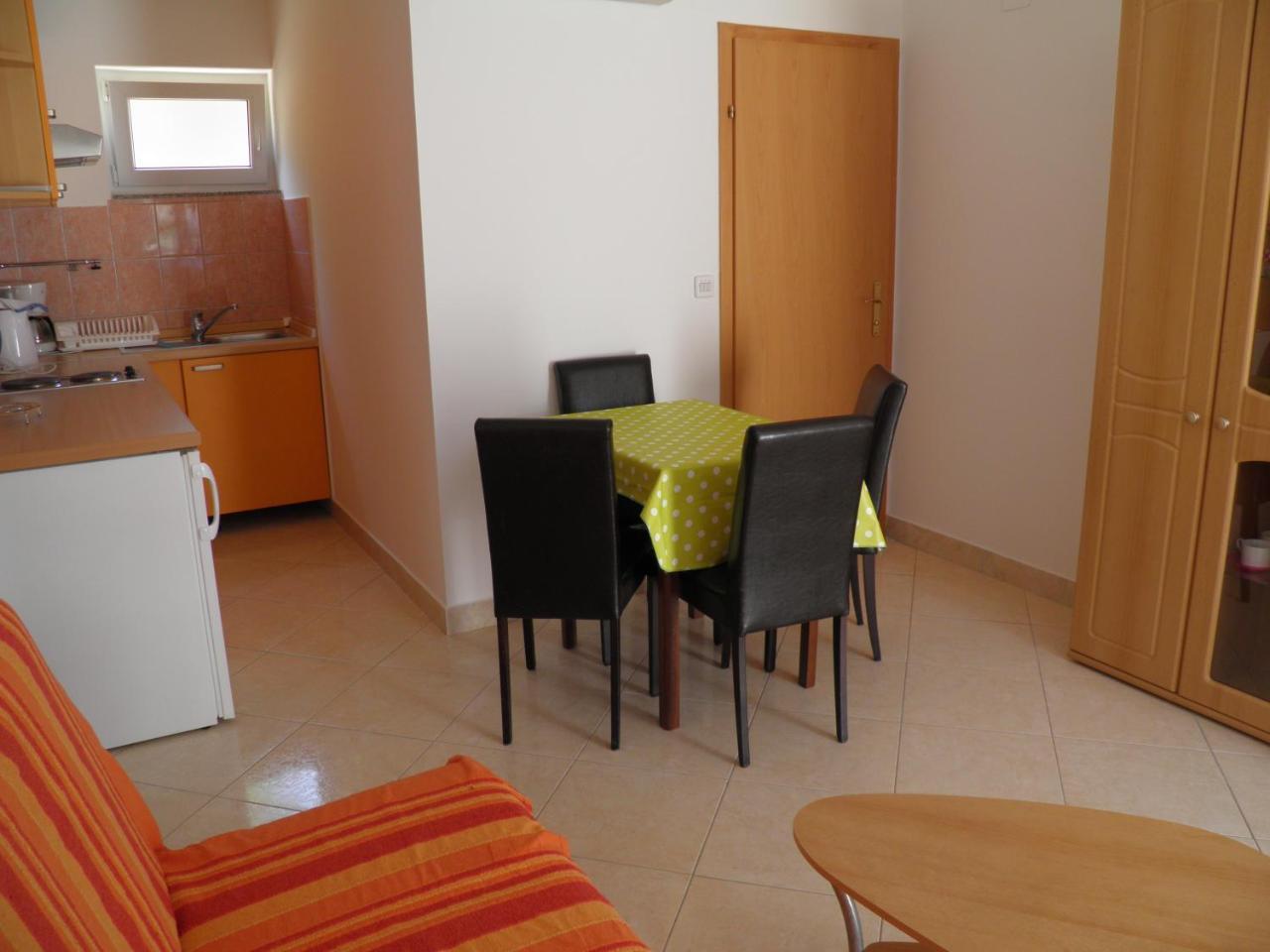 Apartments Pintar Zarok Башка Экстерьер фото